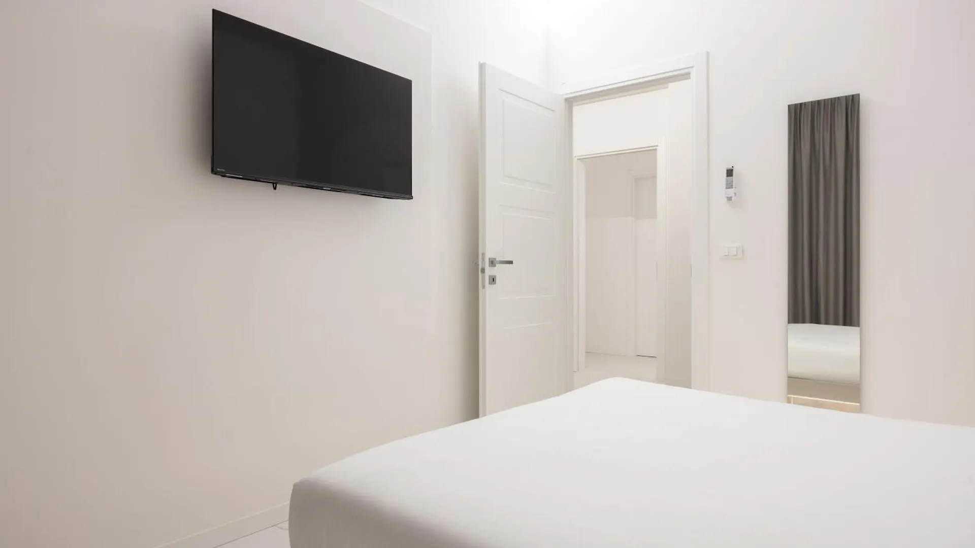 Excelsior Station Suite Bolonia