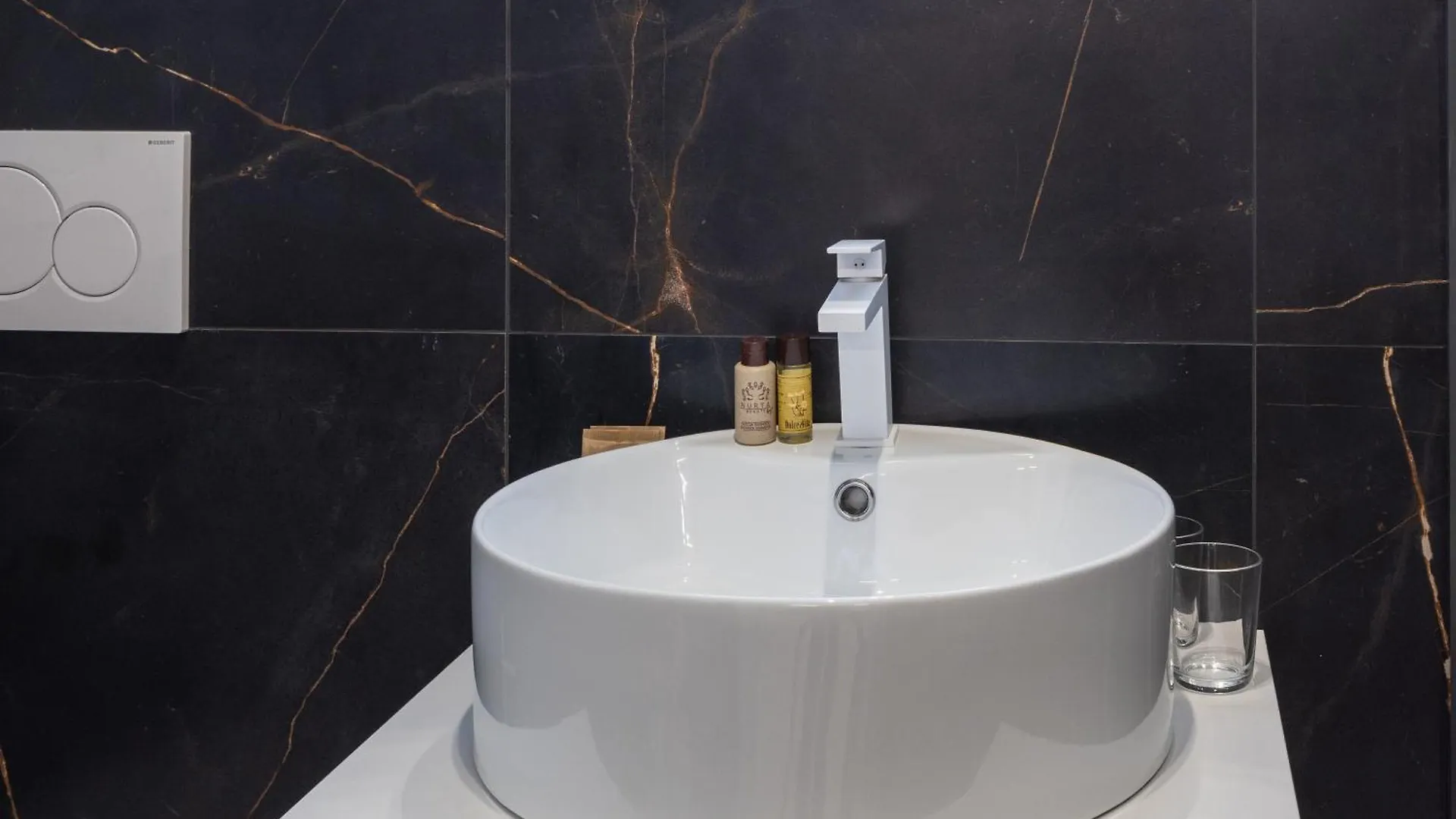 Excelsior Station Suite Bolonia Italia