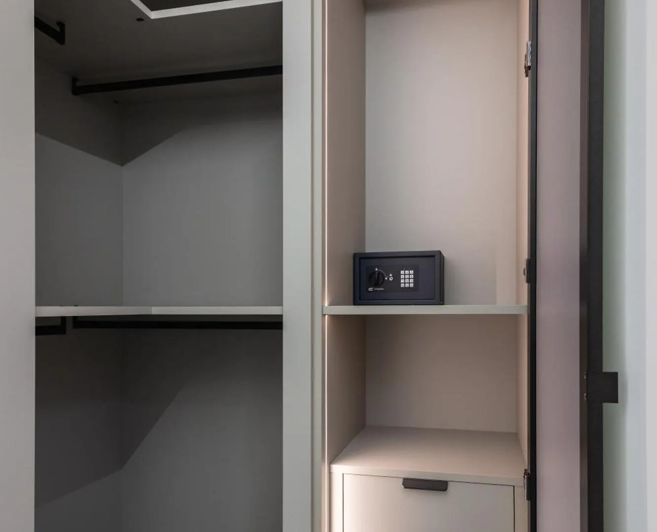 Excelsior Station Suite Bolonya 0*,  İtalya
