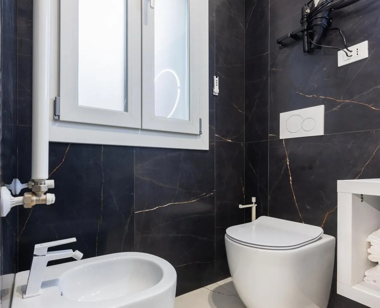 Excelsior Station Suite Bolonya Konukevi