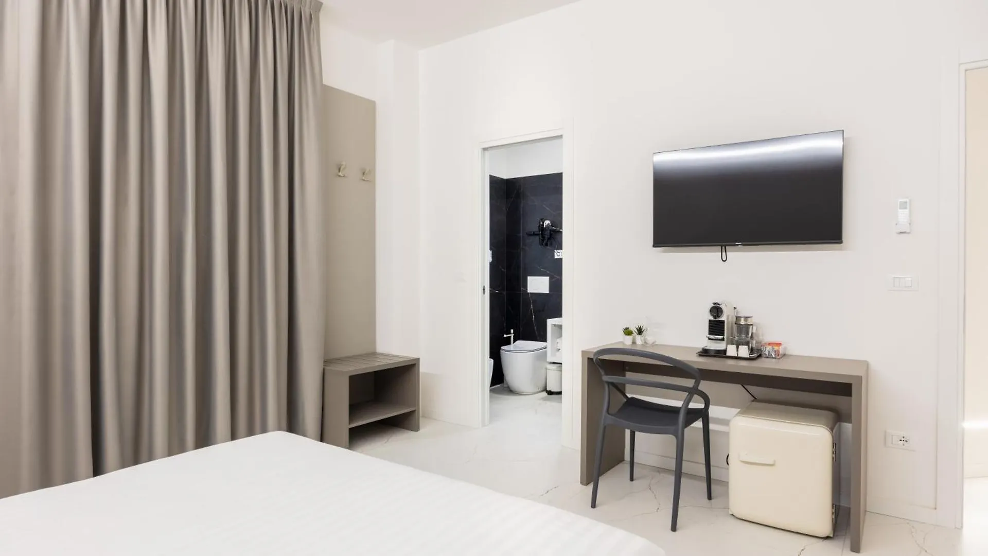 Konukevi Excelsior Station Suite Bolonya