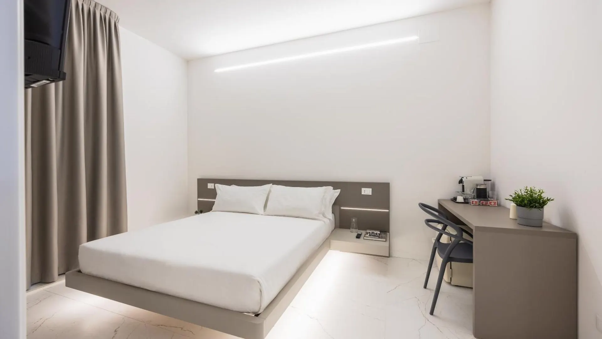 Konukevi Excelsior Station Suite Bolonya İtalya