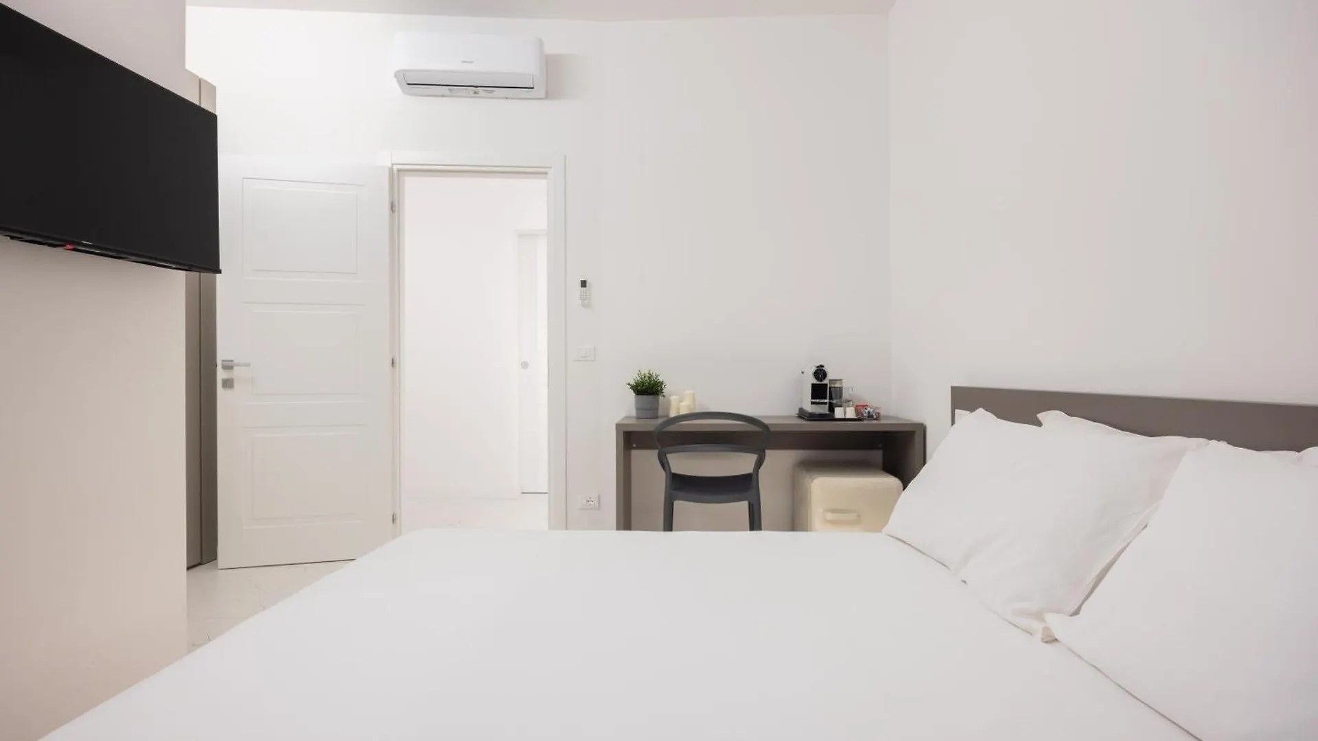 Excelsior Station Suite Bolonya