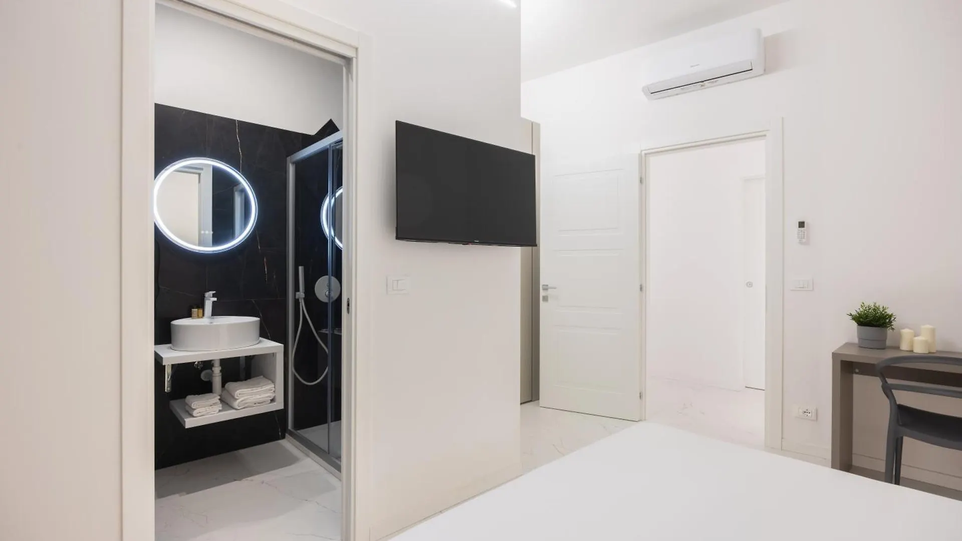 Excelsior Station Suite Bolonya Konukevi